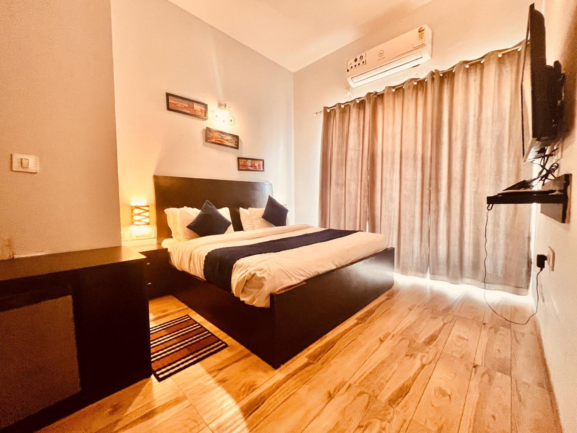 Pearl Grand Boutique Cottage In Omaxe Anandam Vrindavan - #Premium Ac Rooms With Balcony #Big Parking #Lift #Garden #Peaceful Area #Near Prem Mandir #Property Of The Year #Most Awarded Bagian luar foto