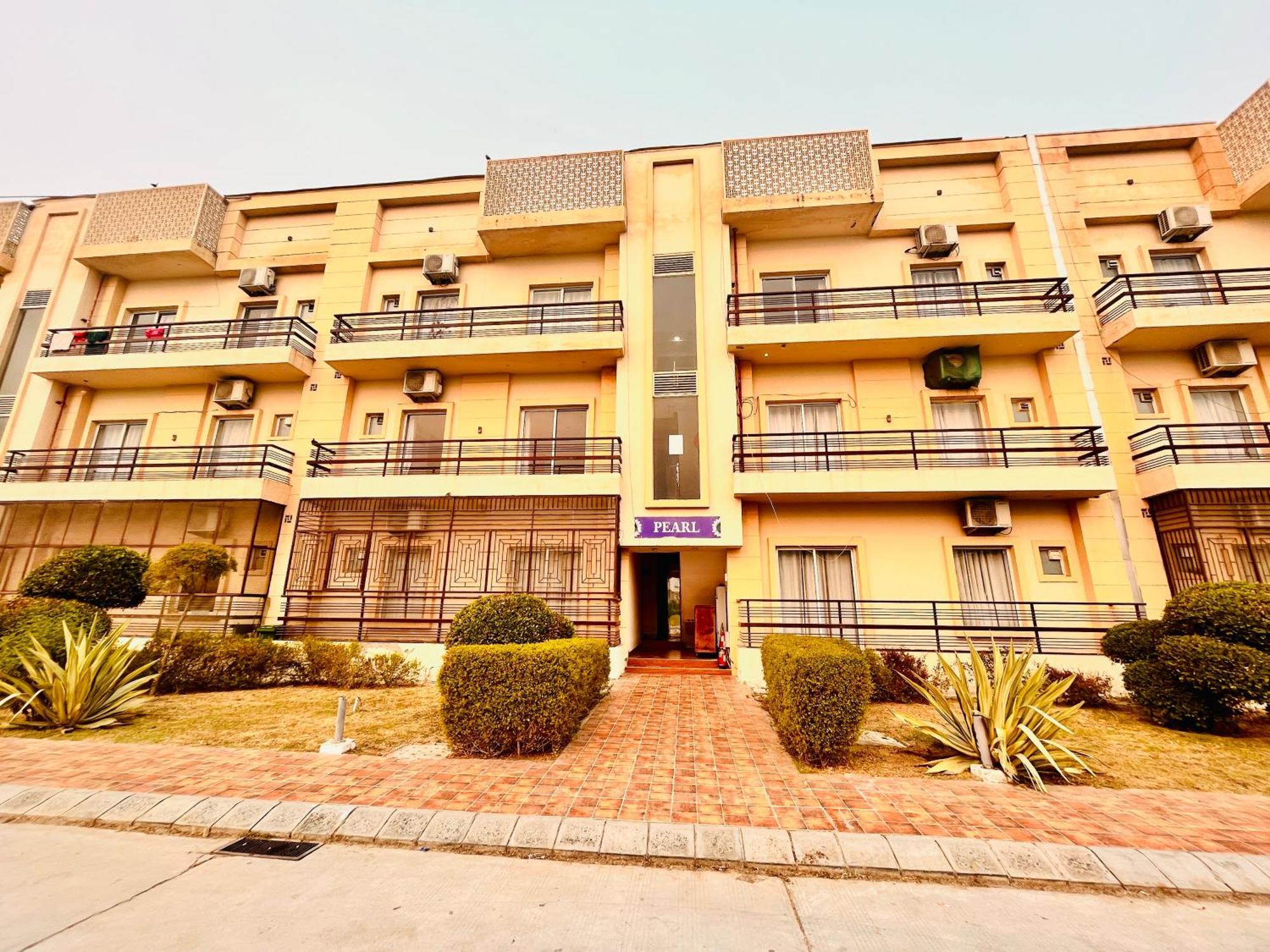 Pearl Grand Boutique Cottage In Omaxe Anandam Vrindavan - #Premium Ac Rooms With Balcony #Big Parking #Lift #Garden #Peaceful Area #Near Prem Mandir #Property Of The Year #Most Awarded Bagian luar foto