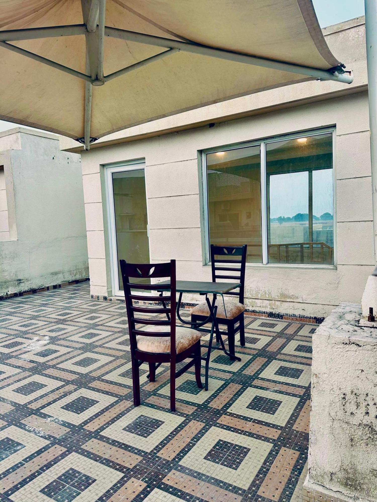 Pearl Grand Boutique Cottage In Omaxe Anandam Vrindavan - #Premium Ac Rooms With Balcony #Big Parking #Lift #Garden #Peaceful Area #Near Prem Mandir #Property Of The Year #Most Awarded Bagian luar foto
