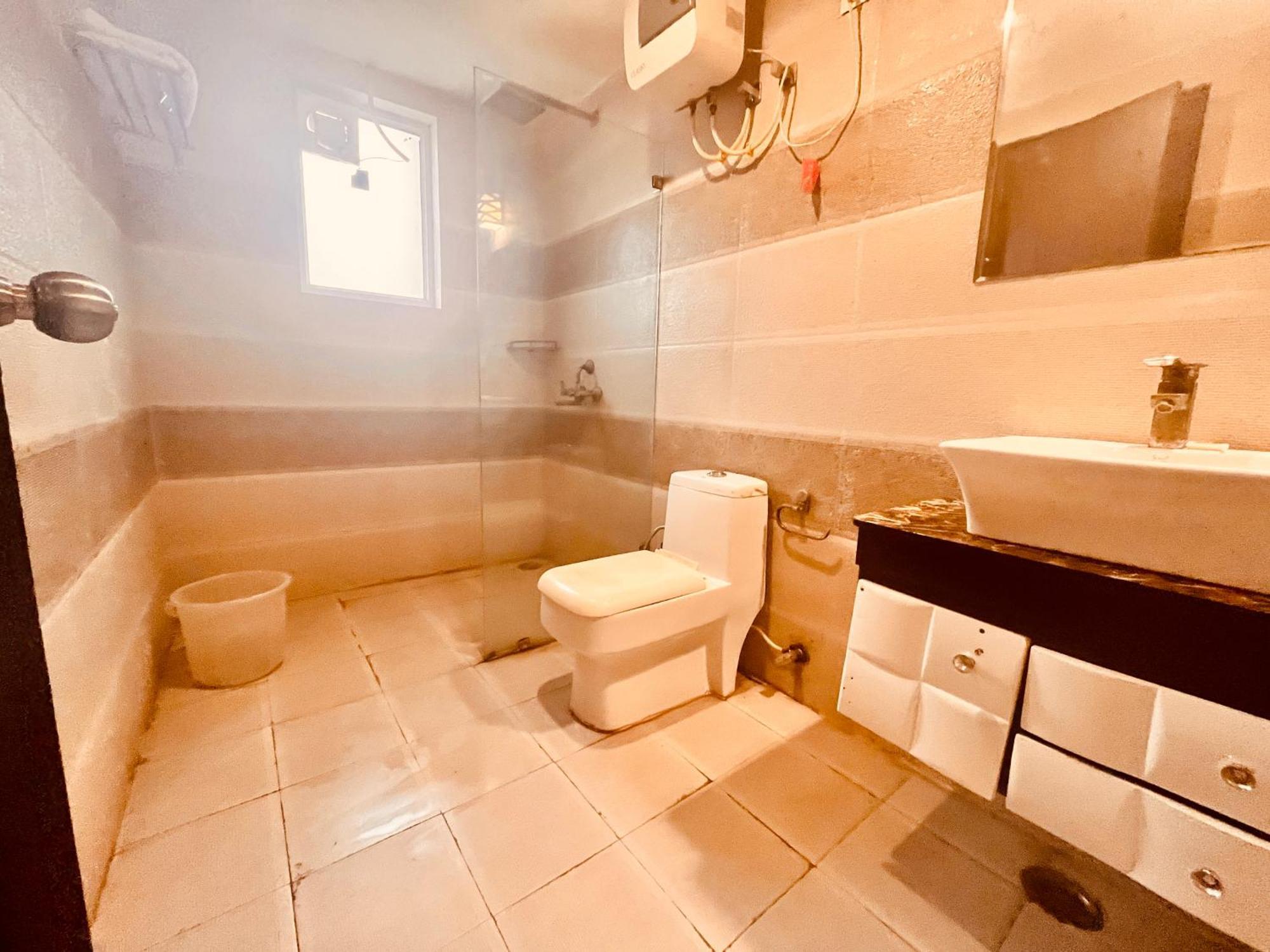 Pearl Grand Boutique Cottage In Omaxe Anandam Vrindavan - #Premium Ac Rooms With Balcony #Big Parking #Lift #Garden #Peaceful Area #Near Prem Mandir #Property Of The Year #Most Awarded Bagian luar foto