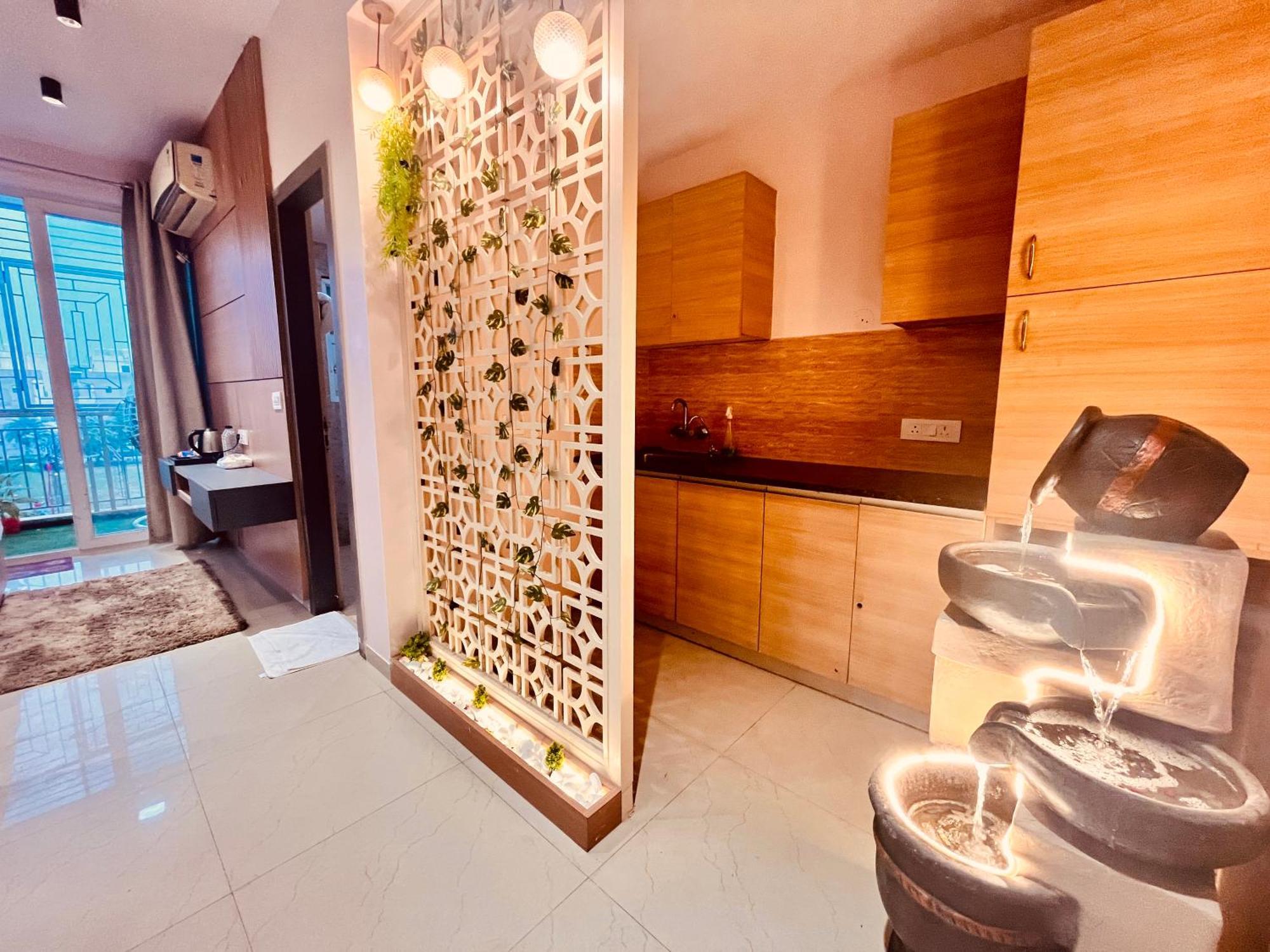 Pearl Grand Boutique Cottage In Omaxe Anandam Vrindavan - #Premium Ac Rooms With Balcony #Big Parking #Lift #Garden #Peaceful Area #Near Prem Mandir #Property Of The Year #Most Awarded Bagian luar foto