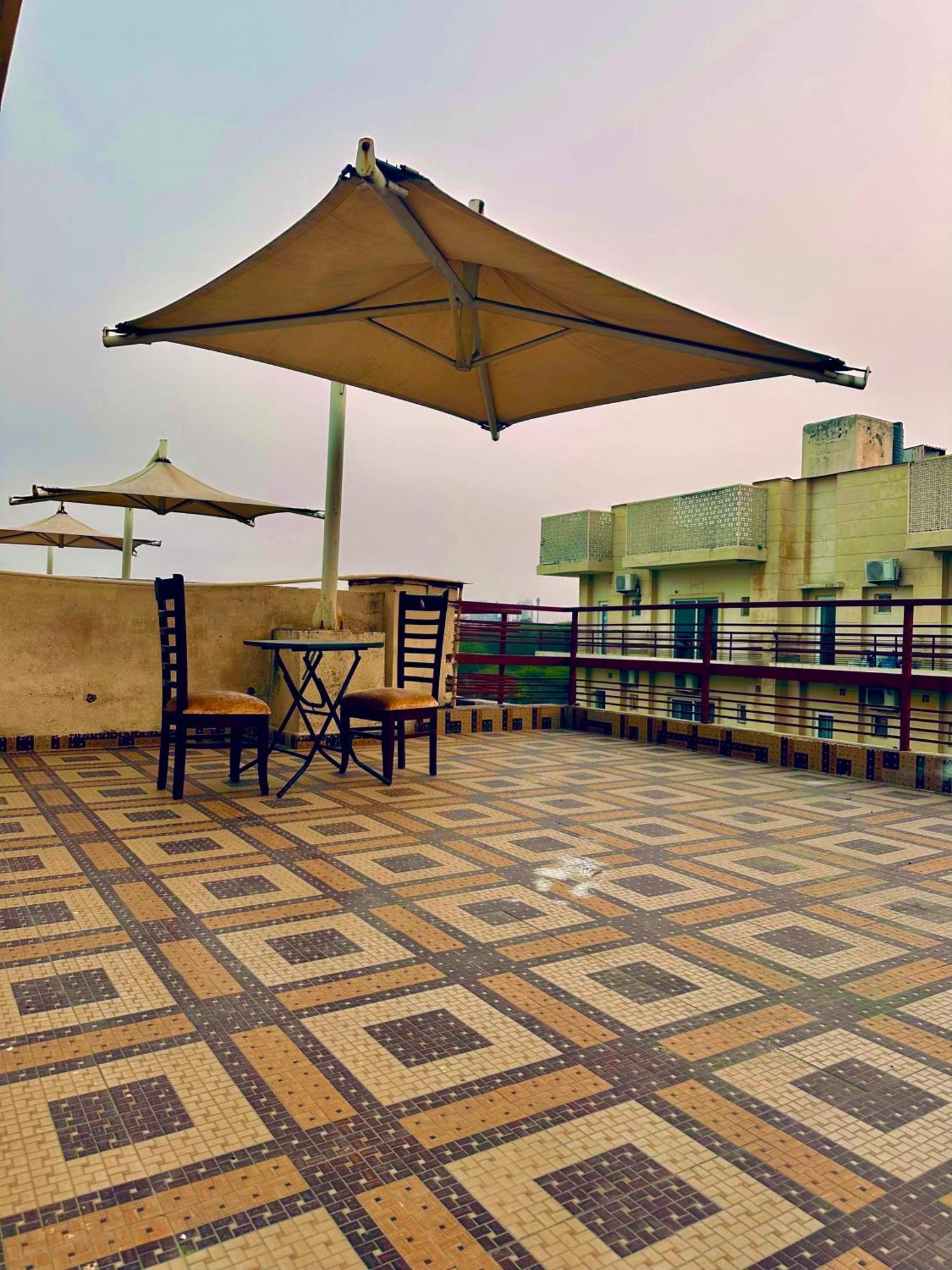 Pearl Grand Boutique Cottage In Omaxe Anandam Vrindavan - #Premium Ac Rooms With Balcony #Big Parking #Lift #Garden #Peaceful Area #Near Prem Mandir #Property Of The Year #Most Awarded Bagian luar foto